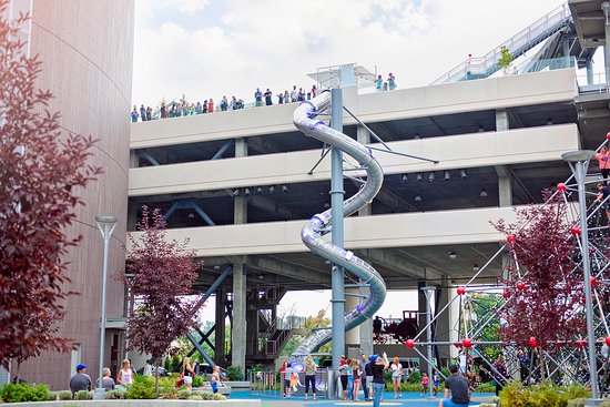 JUMP 5-story slide