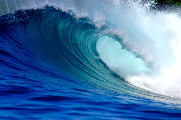Blue ocean surfing wave
