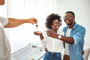 couple receiving keys