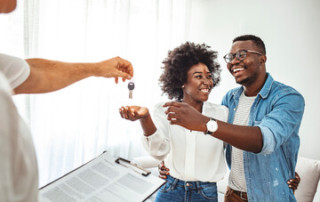 couple receiving keys