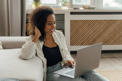 girl on laptop